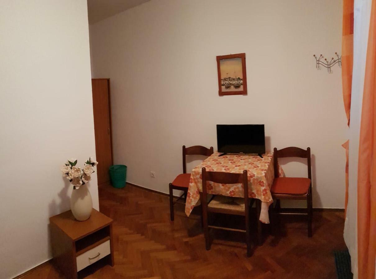 Apartment Muzic Mali Lošinj Esterno foto