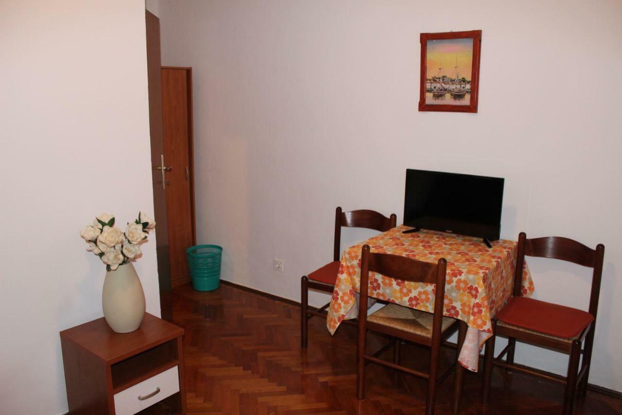 Apartment Muzic Mali Lošinj Esterno foto